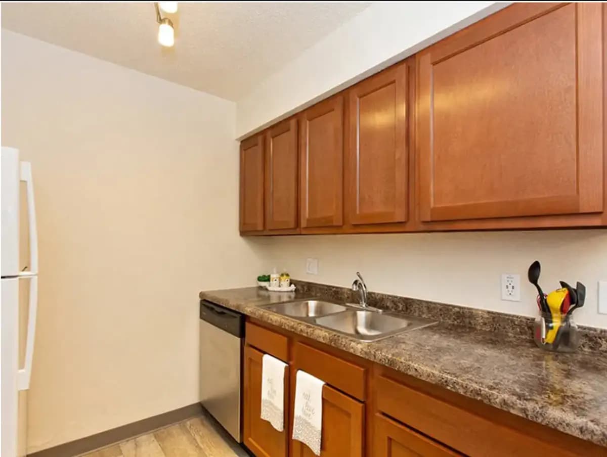 Eden Park Apartments - Apartment - 12