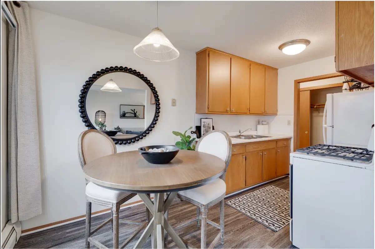 Huntington Place Apartments - Apartment - 2