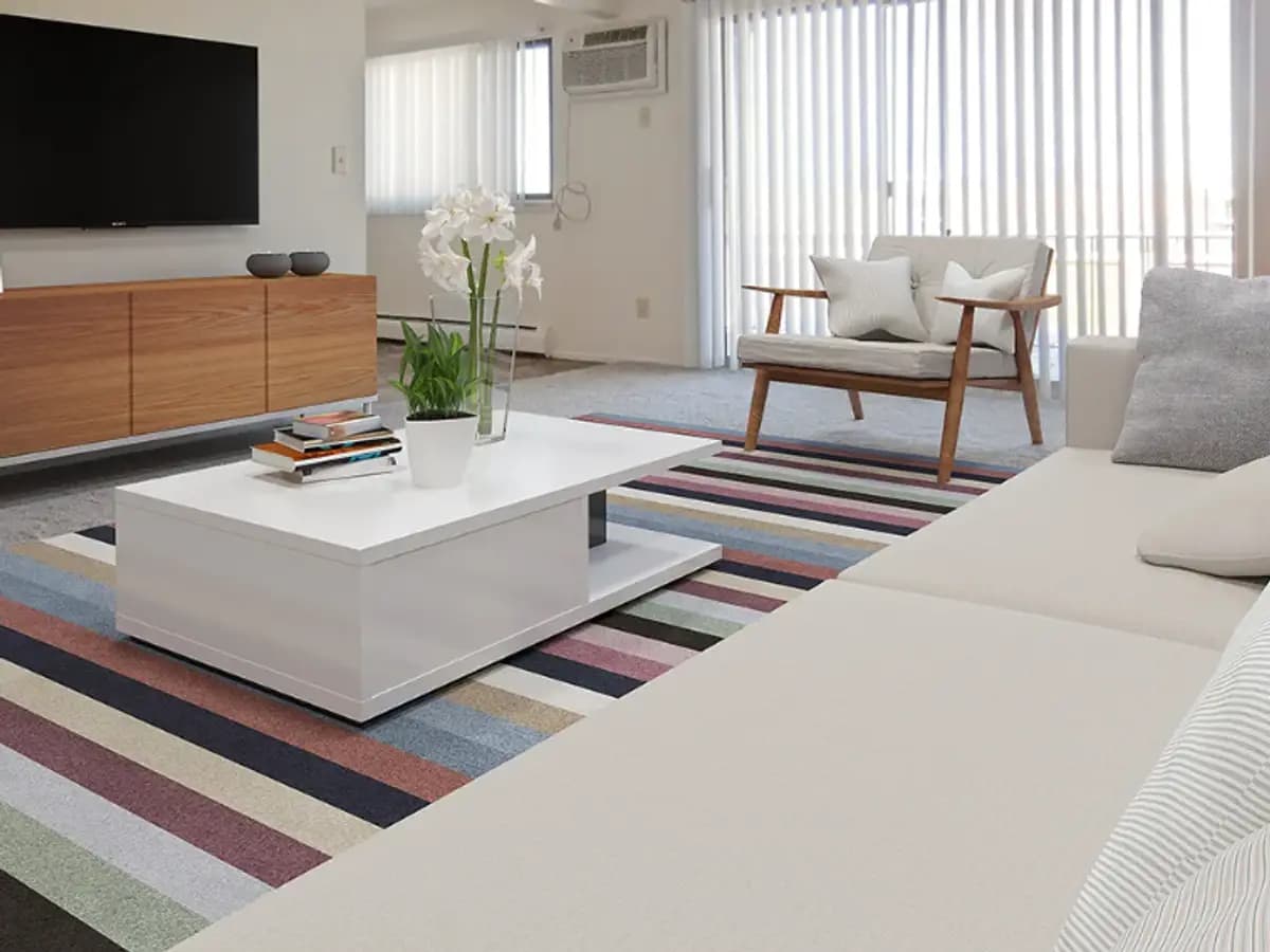 West Broadway Apartments - Apartment - 8
