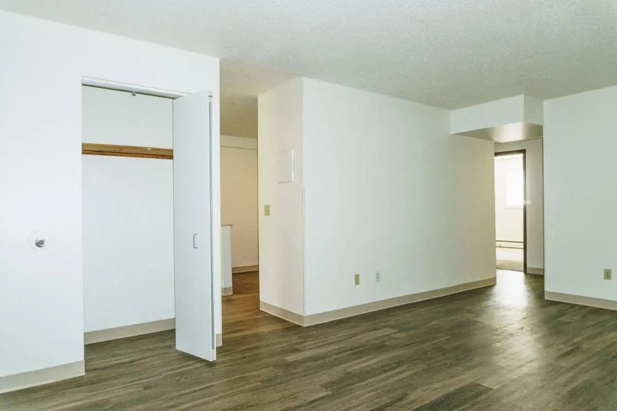 Brook Gardens Apartments - Apartment - 4