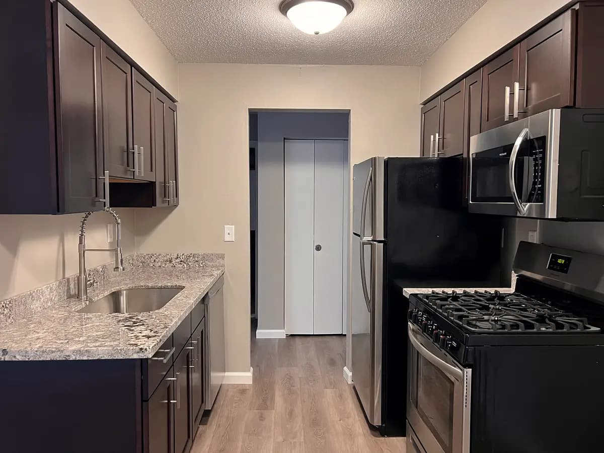 Brooklyn Park apartments for rent - image - park-85-brooklyn-park-mn-building-photo (10).jpg