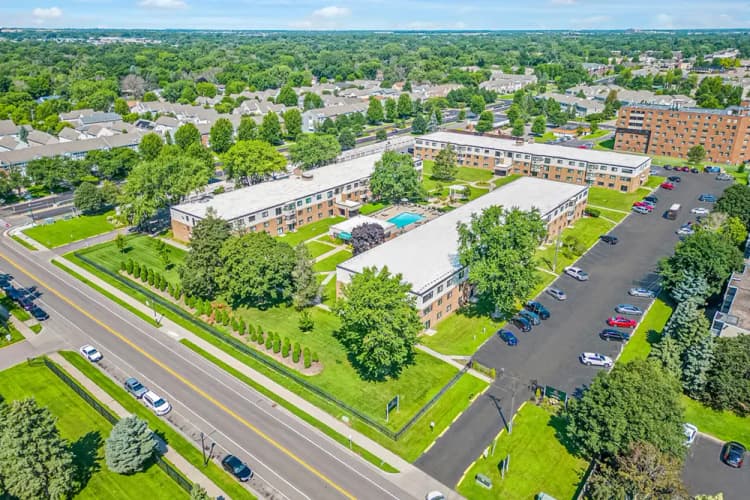 Brooklyn Park apartments for rent - image - Ridgebrook-Apartments-Exteriors-_-Amenities-13_edited-1.jpg