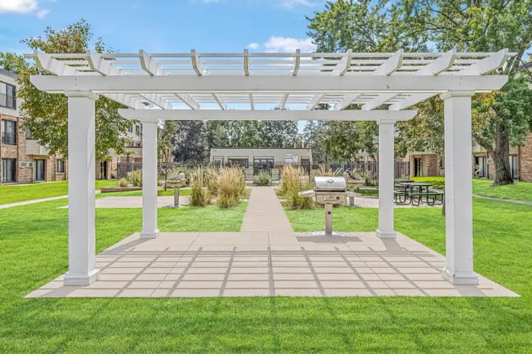 Brooklyn Park apartments for rent - image - Ridgebrook-Apartments-Exteriors-_-Amenities-18_edited.jpg
