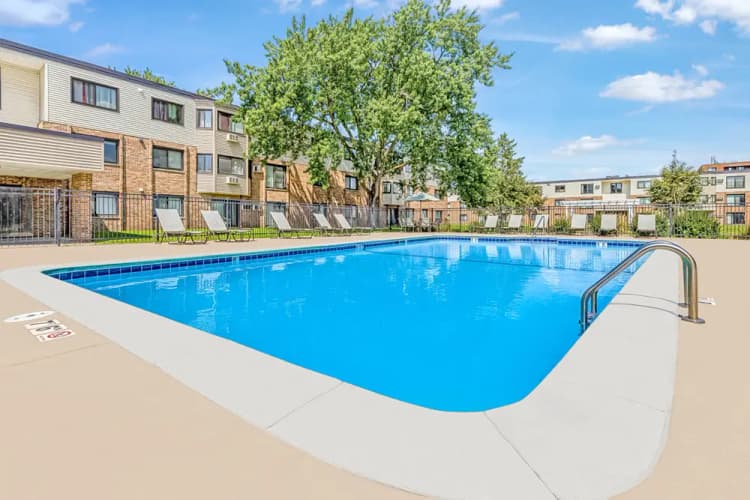 Brooklyn Park apartments for rent - image - Ridgebrook-Apartments-Exteriors-_-Amenities-21_edited.jpg