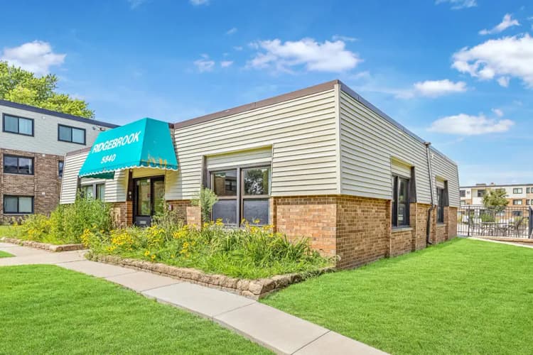 Brooklyn Park apartments for rent - image - Ridgebrook-Apartments-Exteriors-_-Amenities-7_edited.jpg