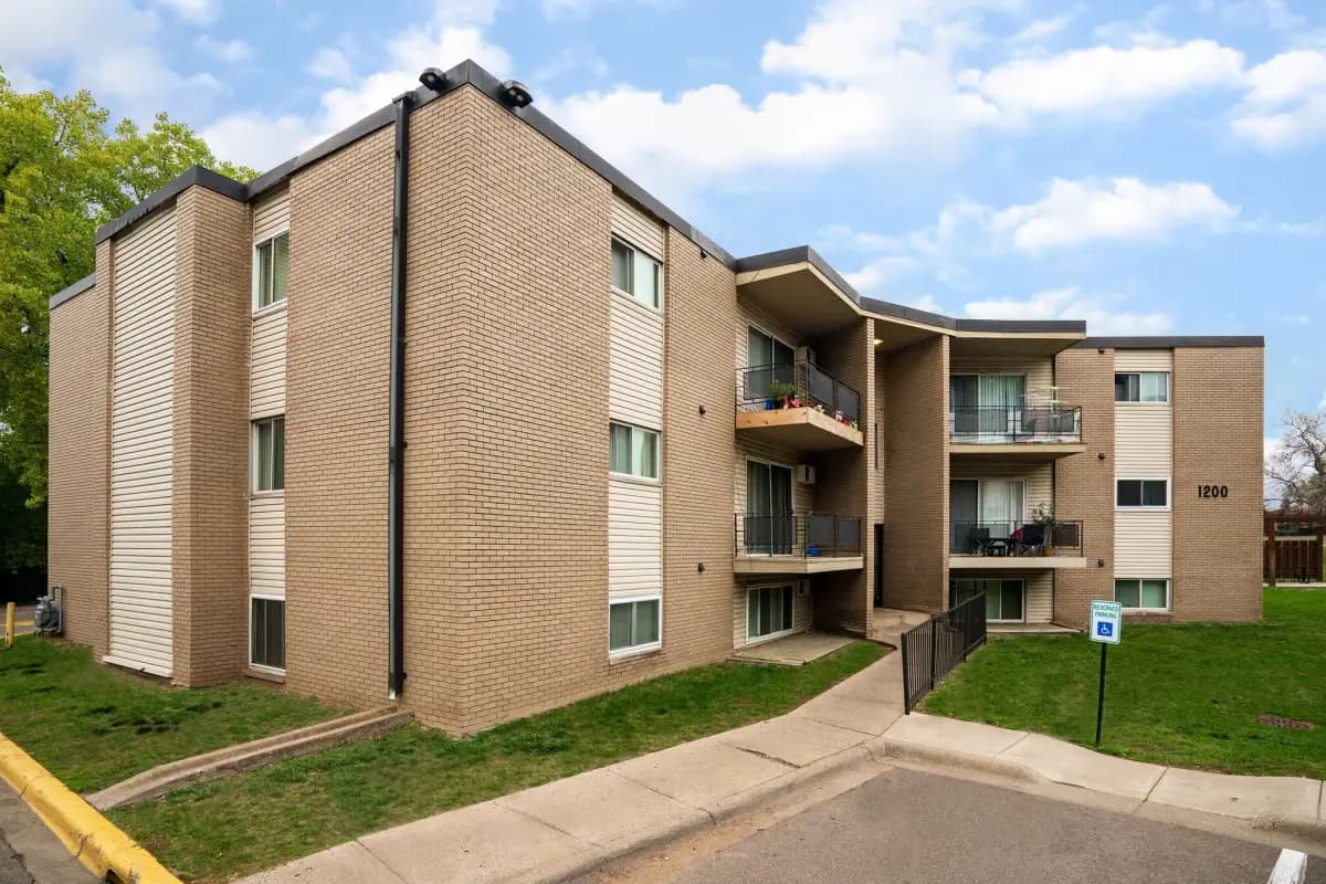 Brooklyn Park apartments for rent - Property image - Northview Commons - 3