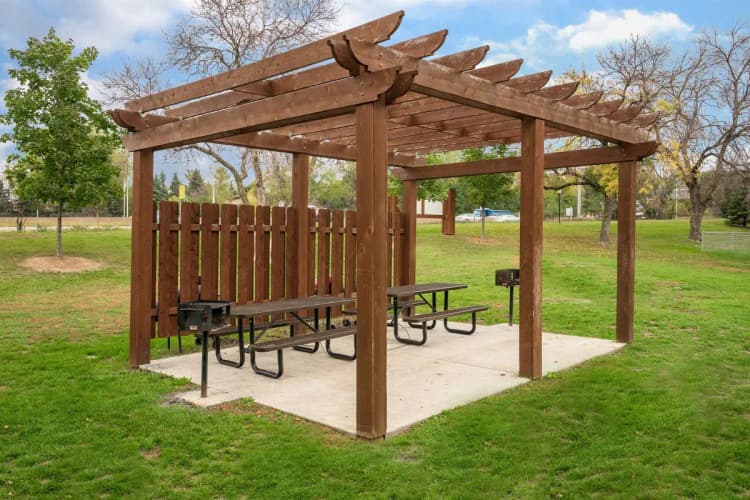Brooklyn Park apartments for rent - image - northview-commons-columbia-heights-mn-northview-commons-apartments-picnic-bbq-.jpg