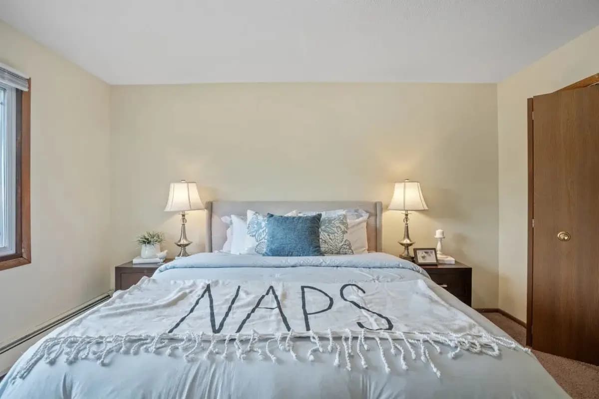 Brooklyn Park apartments for rent - image - imgi_225_pointofamerica_brooklynpark_mn_may2022_1br_model_bedroom3.jpg