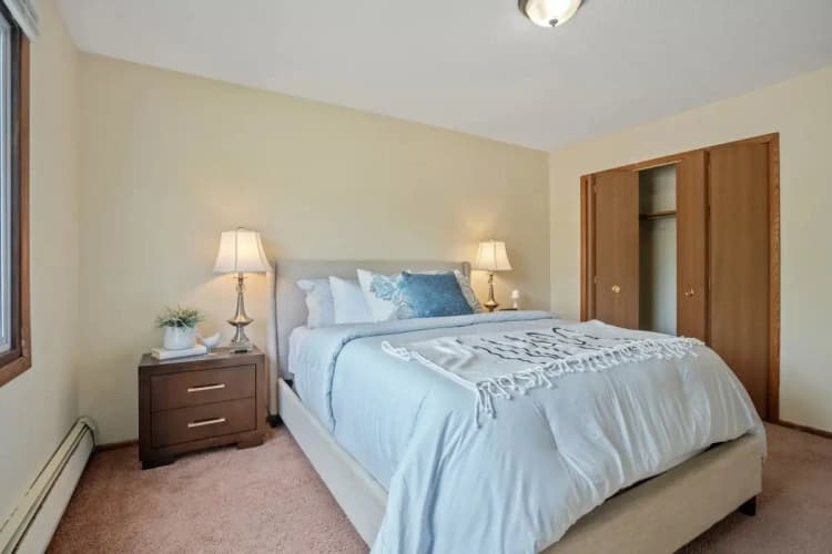 Brooklyn Park apartments for rent - image - imgi_226_pointofamerica_brooklynpark_mn_may2022_1br_model_bedroom2.jpg