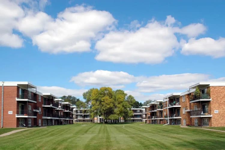 Brooklyn Park apartments for rent - image - imgi_237_pointofamerica_brooklynpark_mn_exterior_greenspace.jpg
