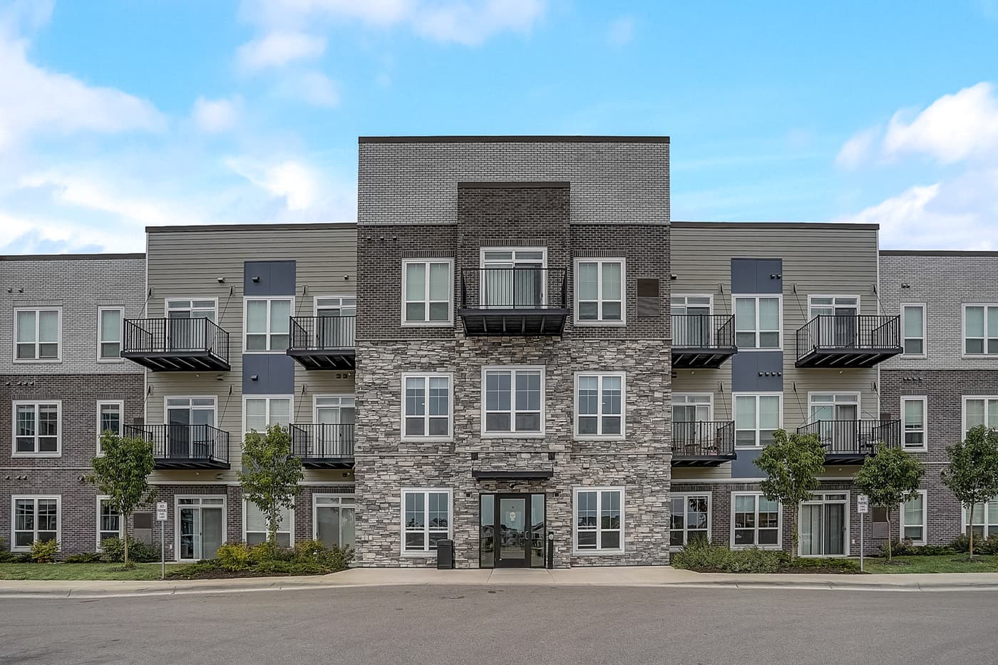 Brooklyn Park apartments for rent - image - 1-web-or-mls-94th Ave N-001.jpg